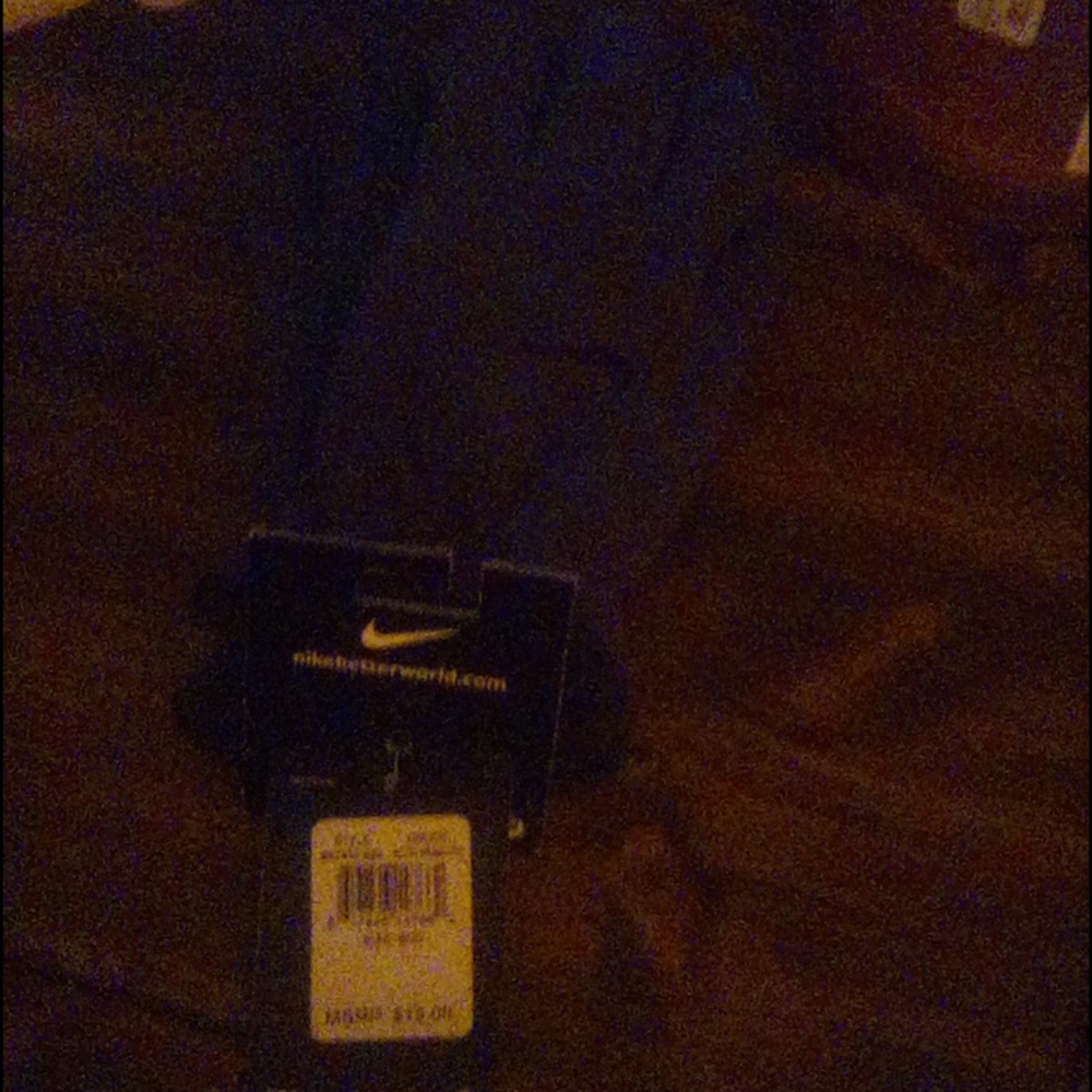 Gloves - Picture 4 of 6